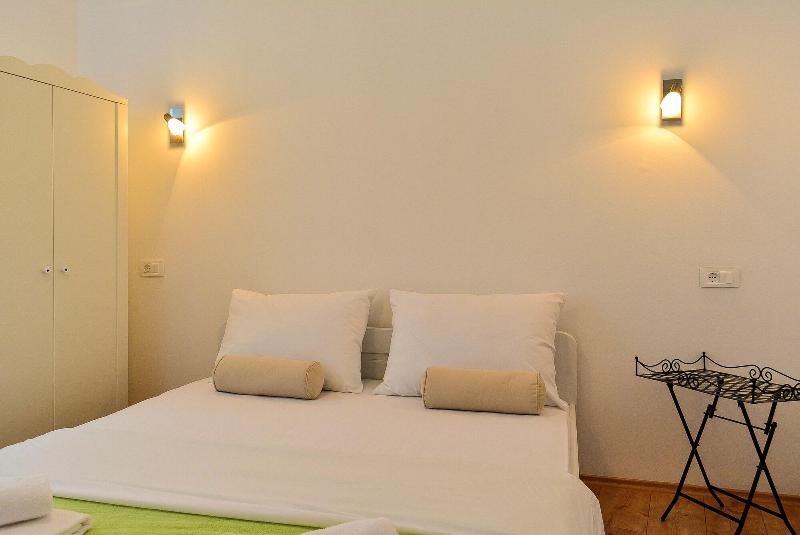 Golden B&B image