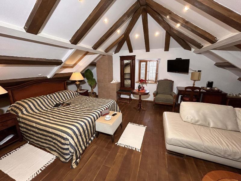 Villa Anica image