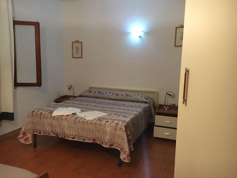 B&B Alex image