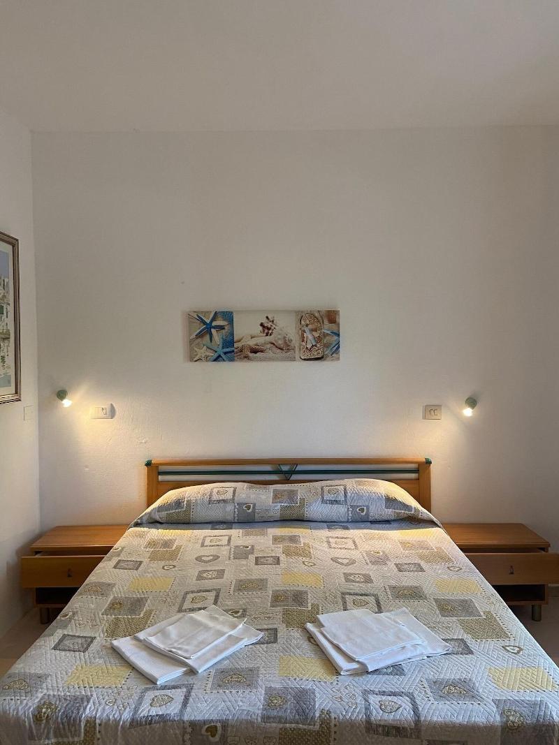 B&B Alex image