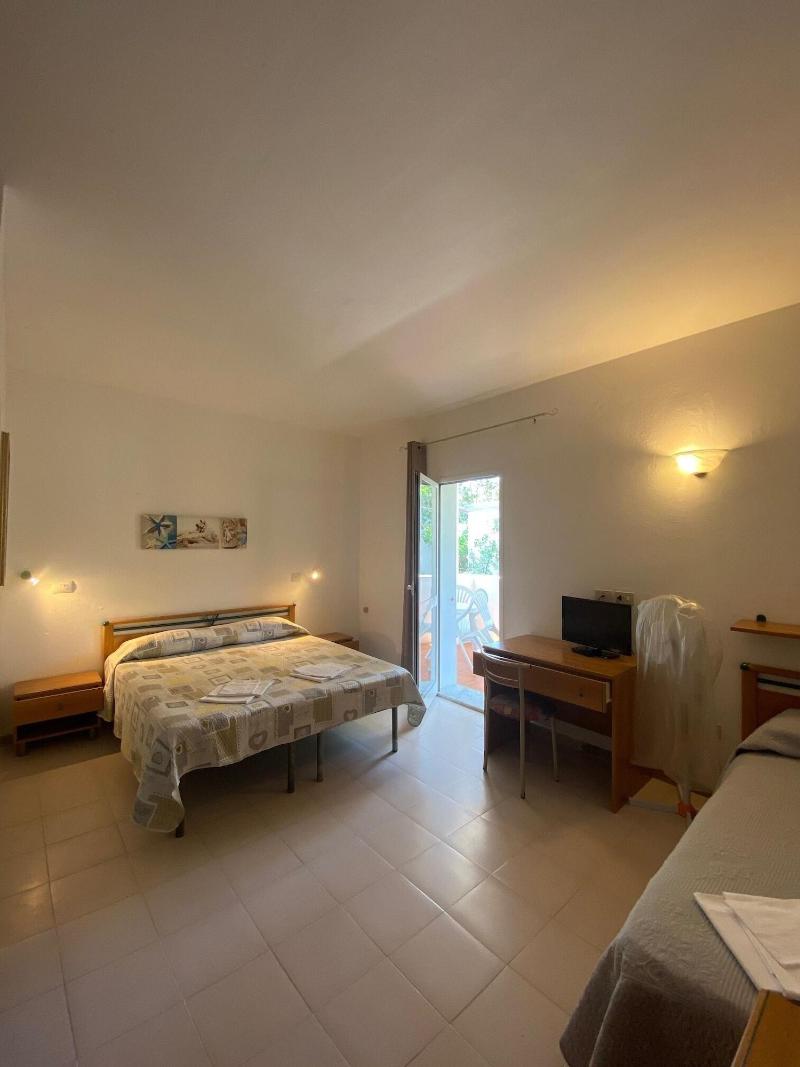 B&B Alex image