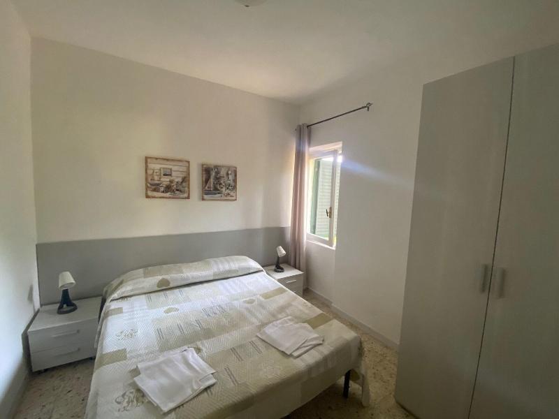 B&B Alex image