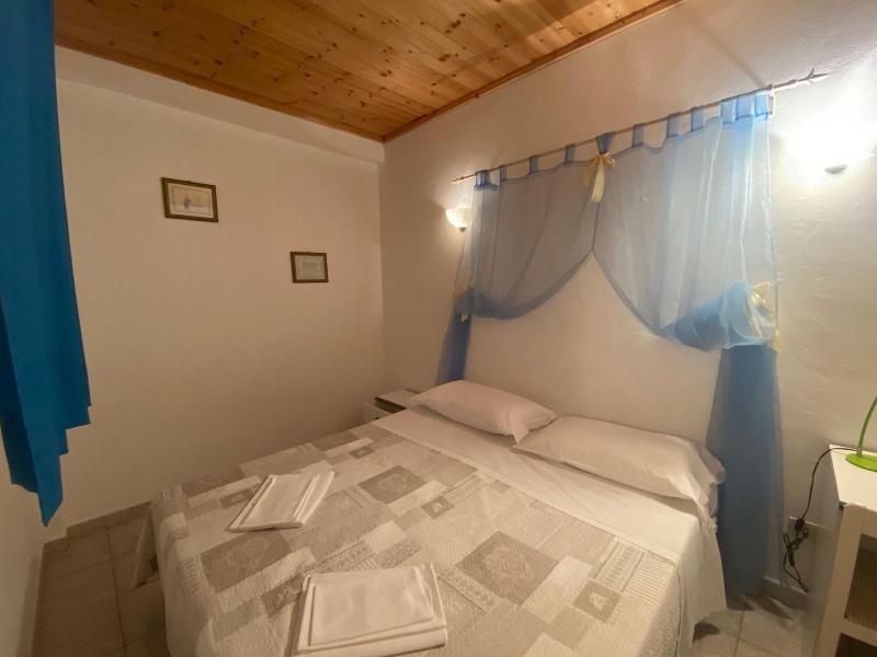 B&B Alex image