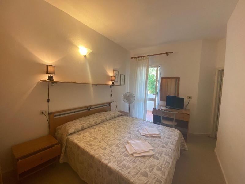 B&B Alex image