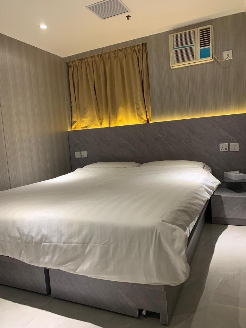 J Hotel image