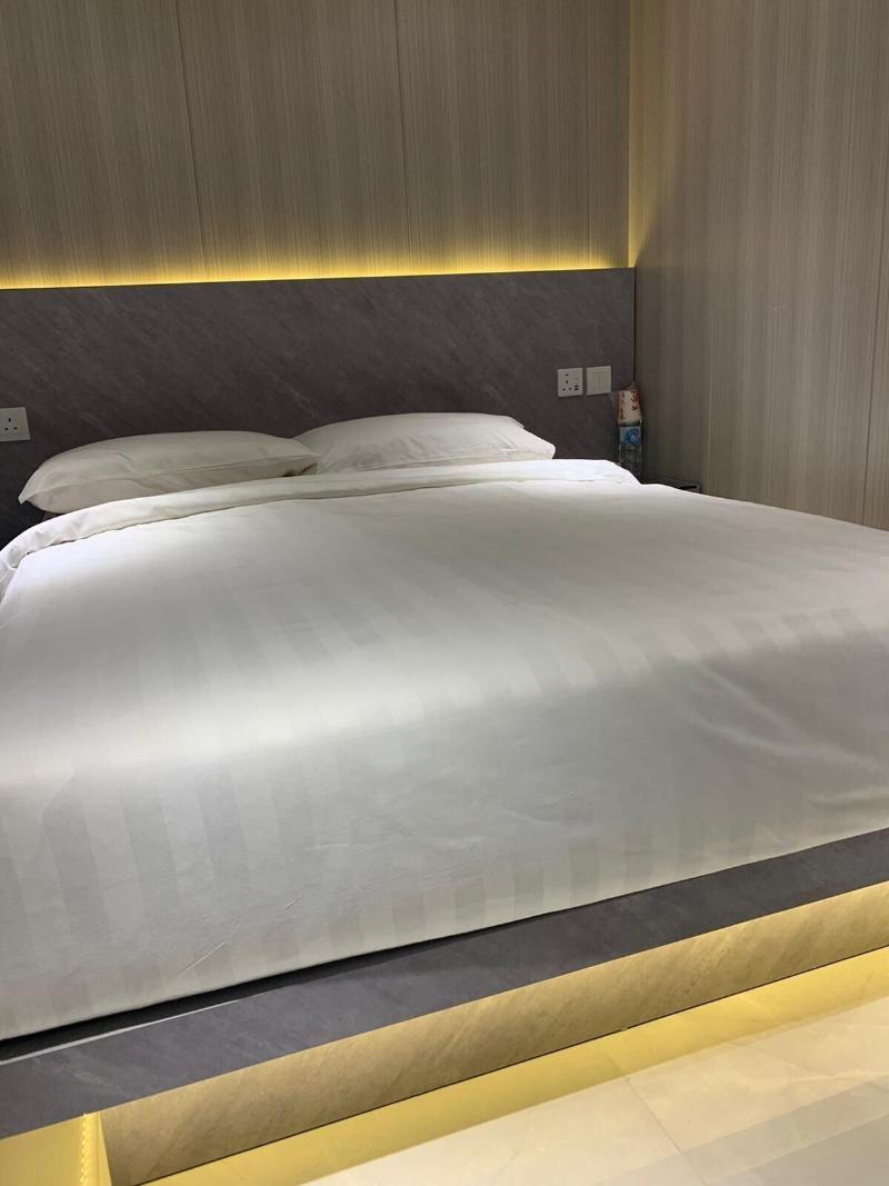 J Hotel image