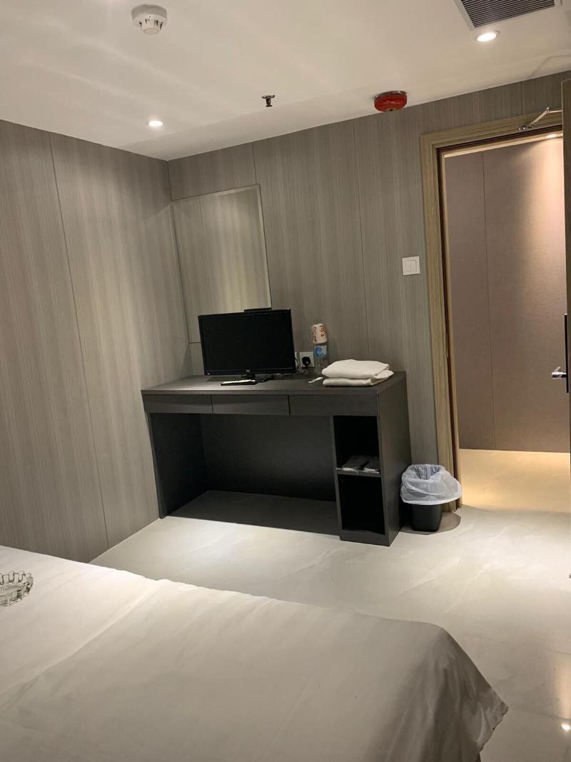 J Hotel image