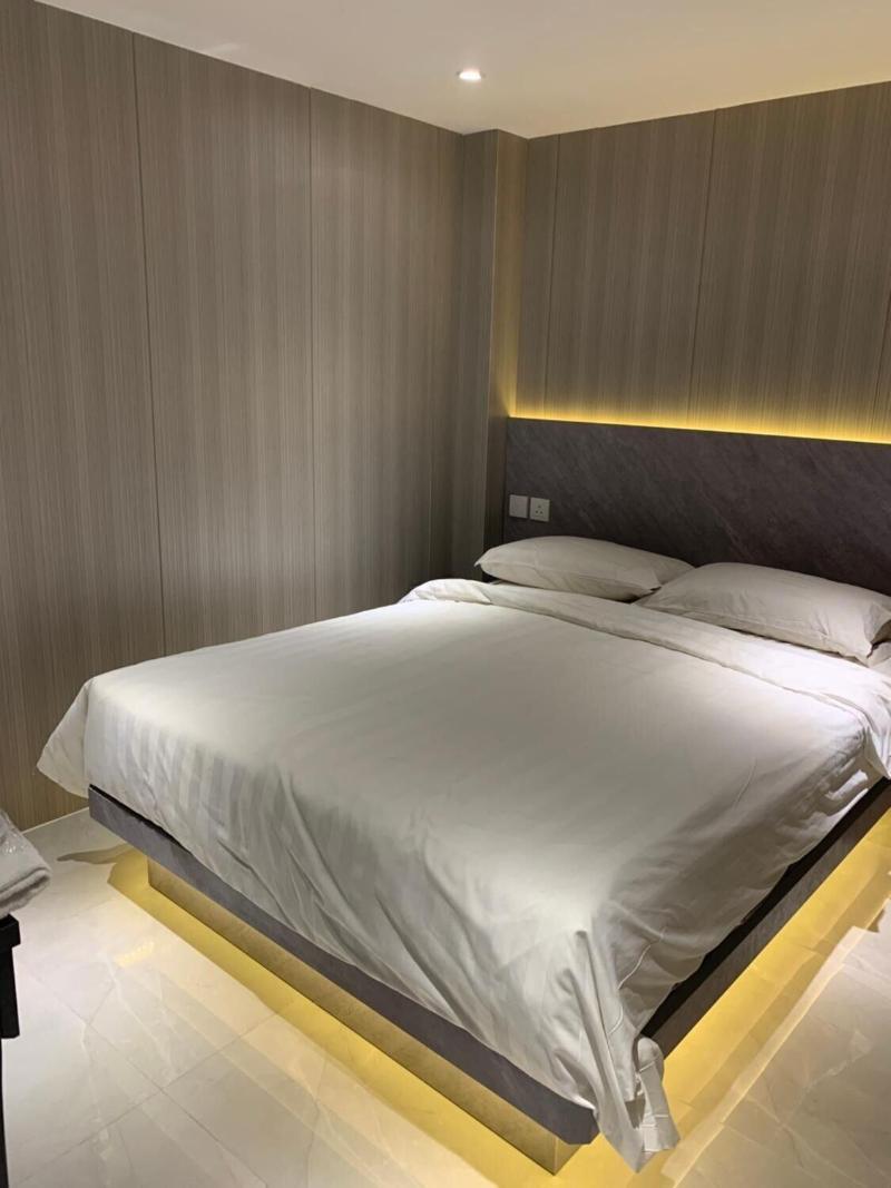 J Hotel image
