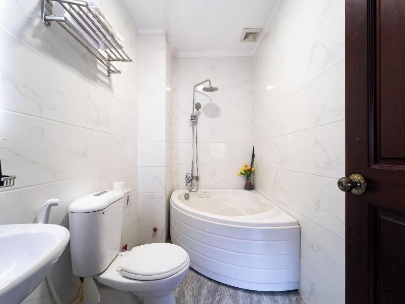 Happyhomes 28 Sai Gon Central Hotel image