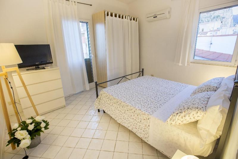 Azzurro B&B image