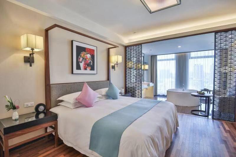 Ssaw Boutique Hotel Hangzhou River Side image