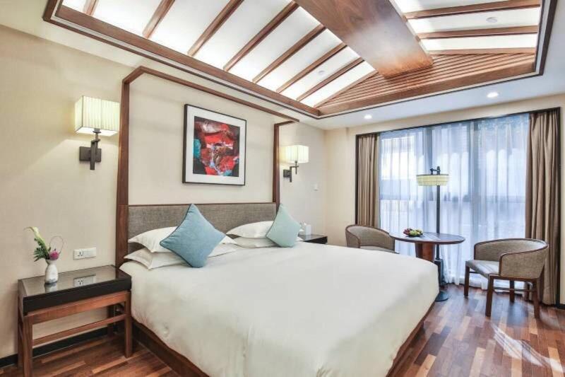 Ssaw Boutique Hotel Hangzhou River Side image