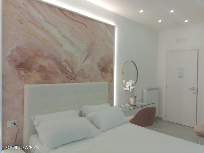 Maison De Luxe image
