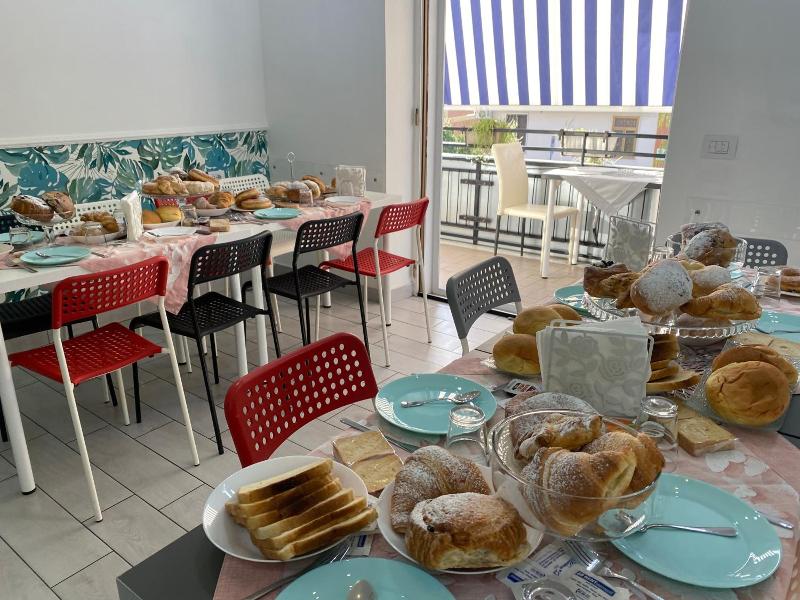 Maison De Luxe image