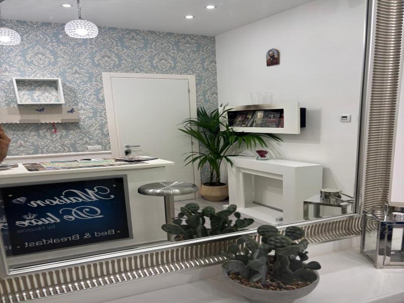 Maison De Luxe image