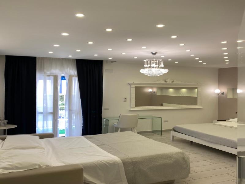Maison De Luxe image