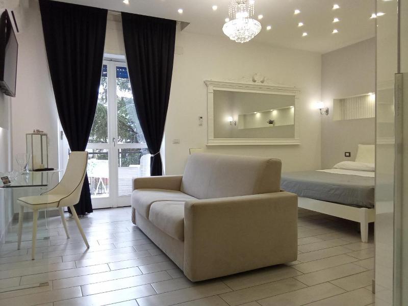 Maison De Luxe image