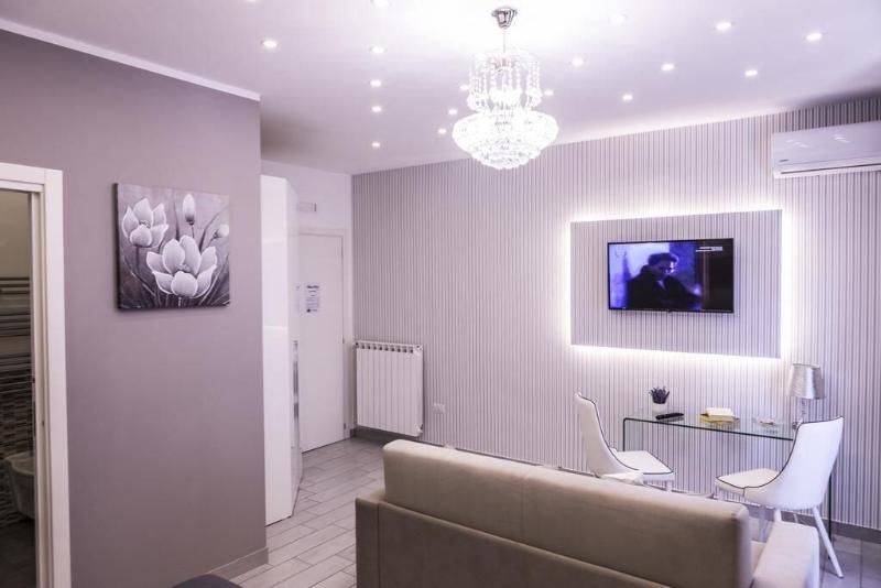 Maison De Luxe image