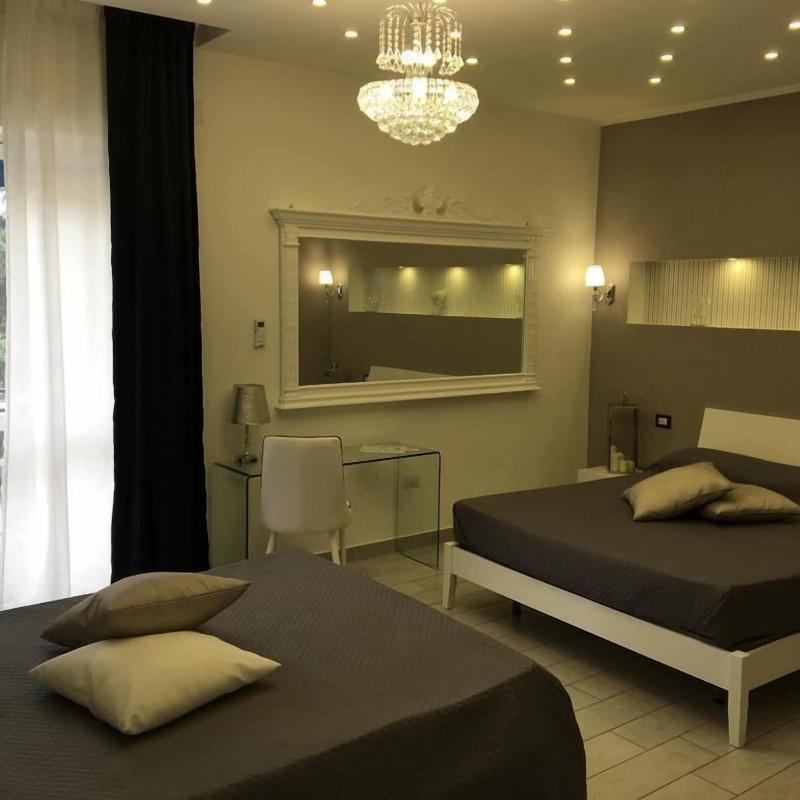 Maison De Luxe image