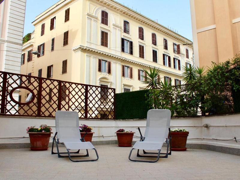 B&B CultRoma Roof Garden image