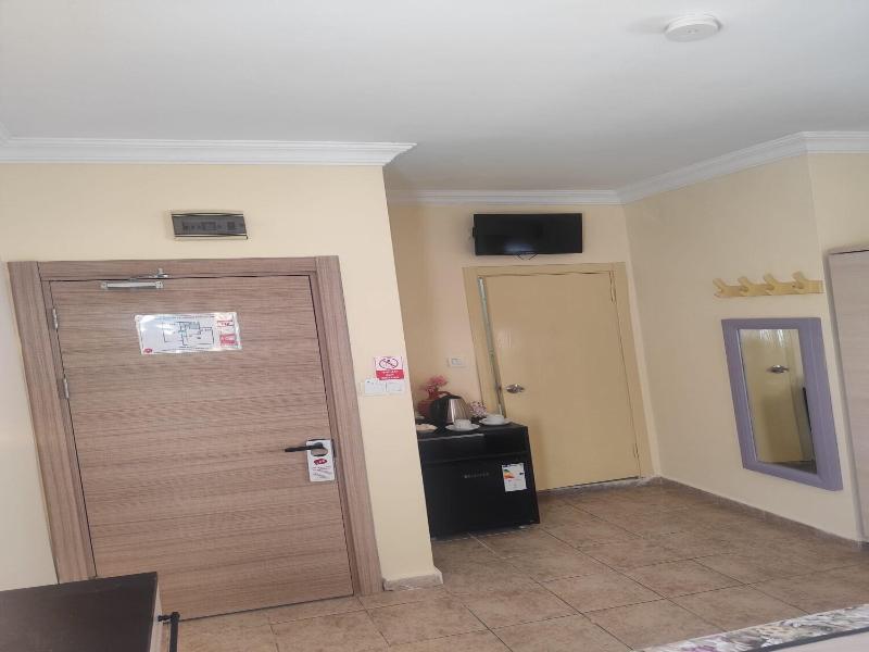 Canna Garden Hotel image