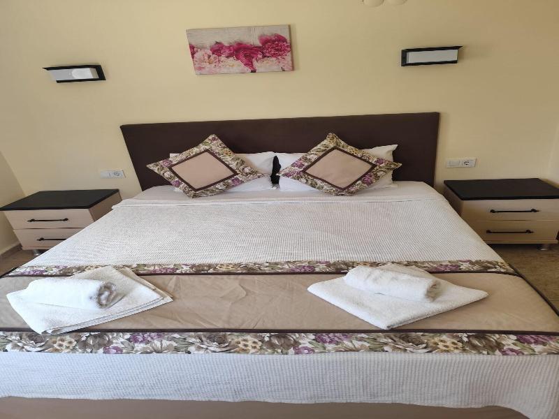 Canna Garden Hotel image