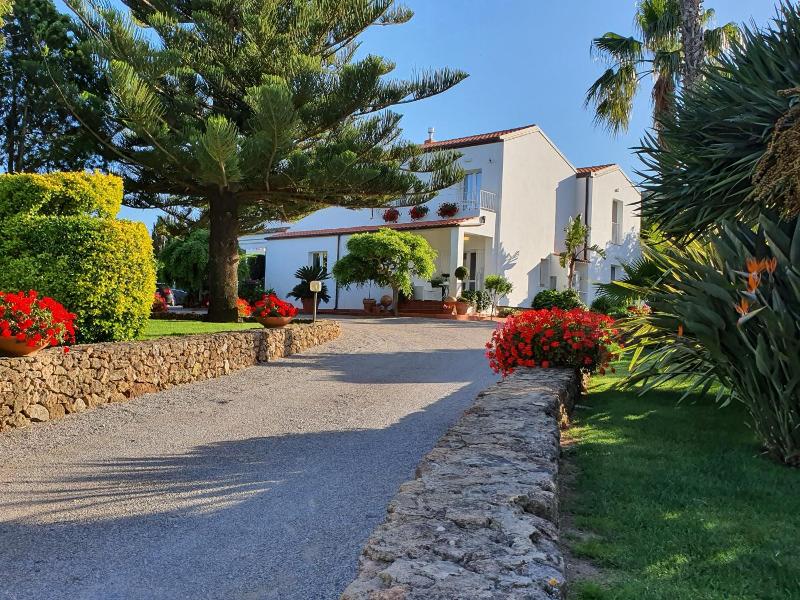Arenosu A Pochi Km Dalle Spiagge image