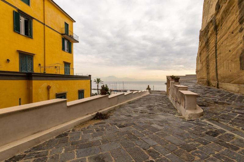 Napoli d'Amare image