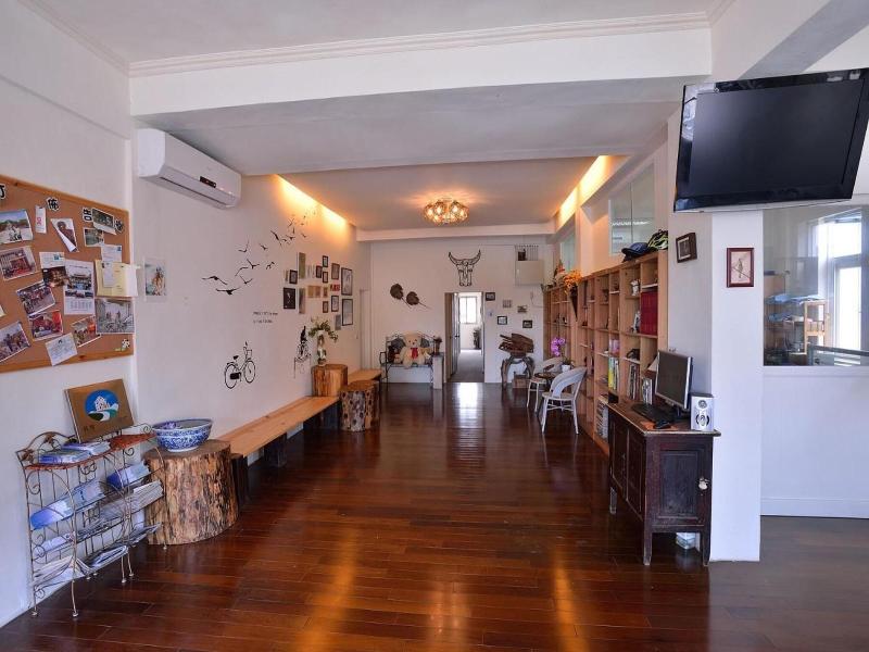 Ding Ding B & B image