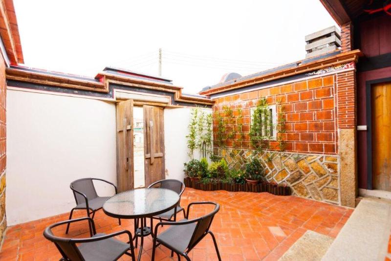 H&Y House image