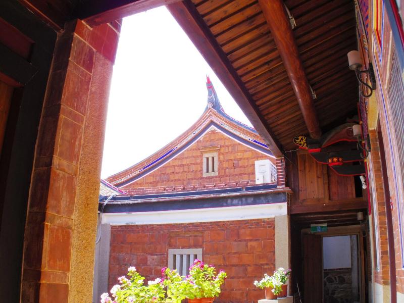 H&Y House image