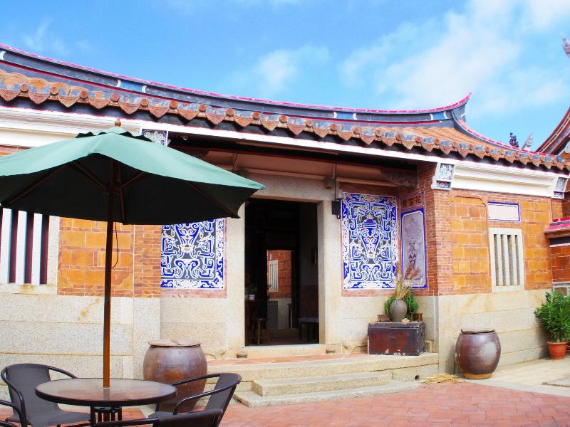 H&Y House image