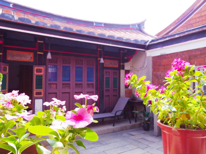 H&Y House image