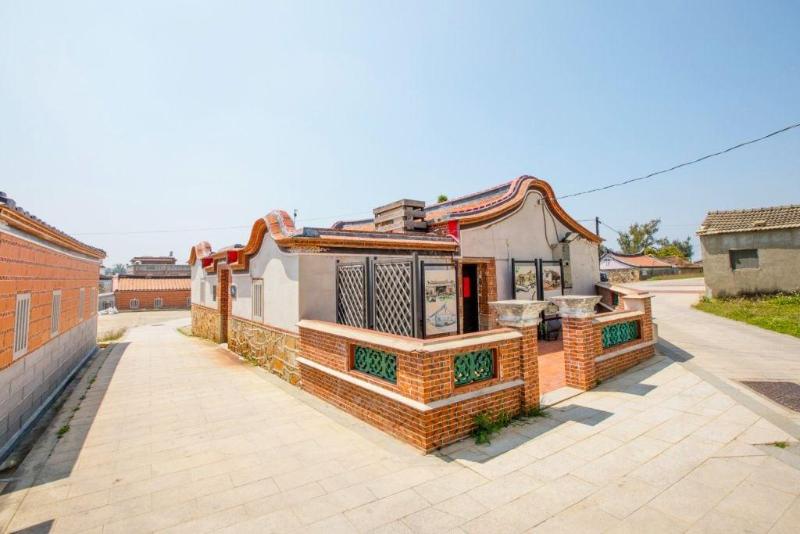 H&Y House image