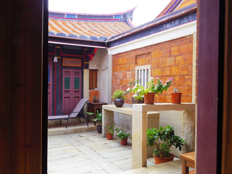 H&Y House image