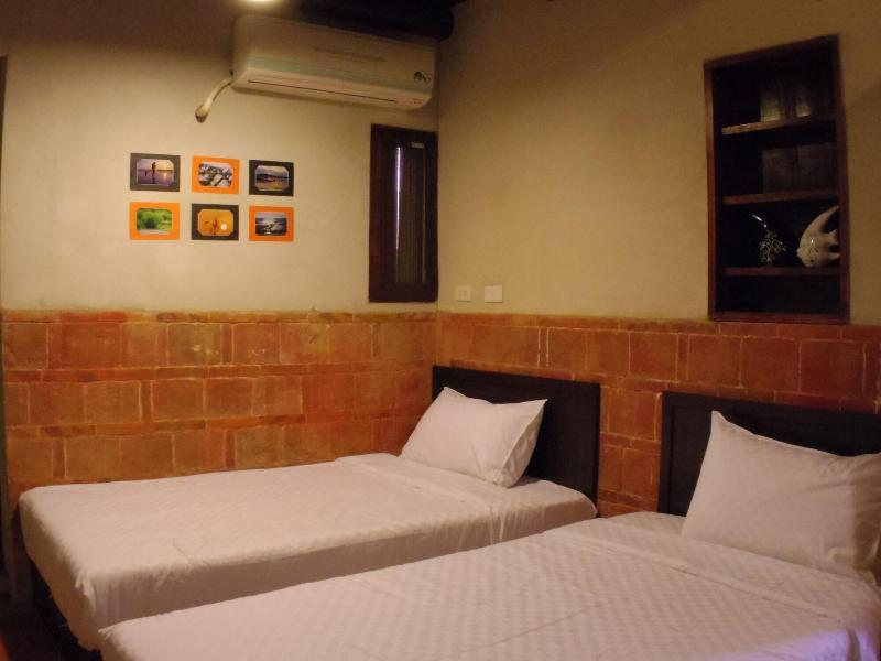 H&Y House image