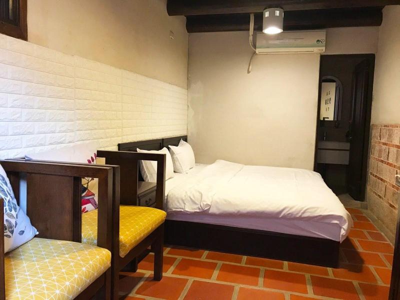 H&Y House image