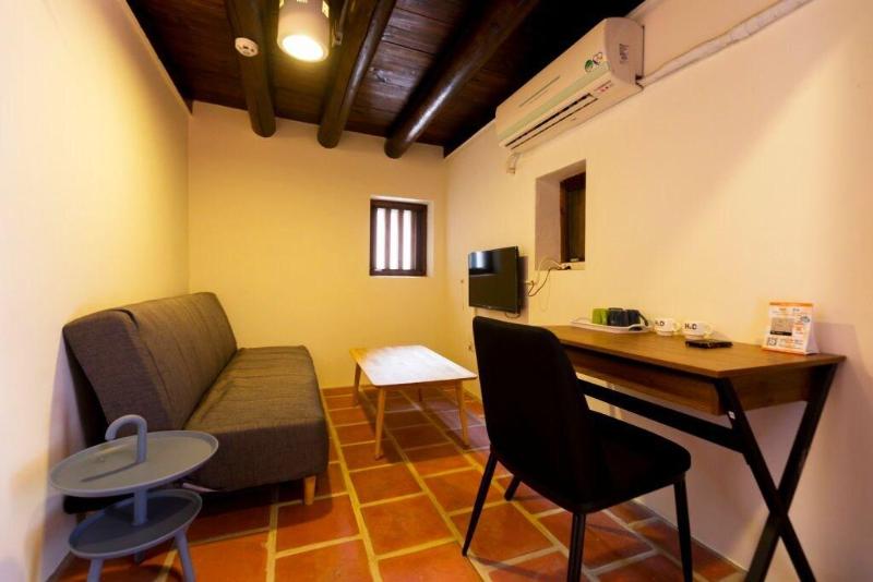 H&Y House image