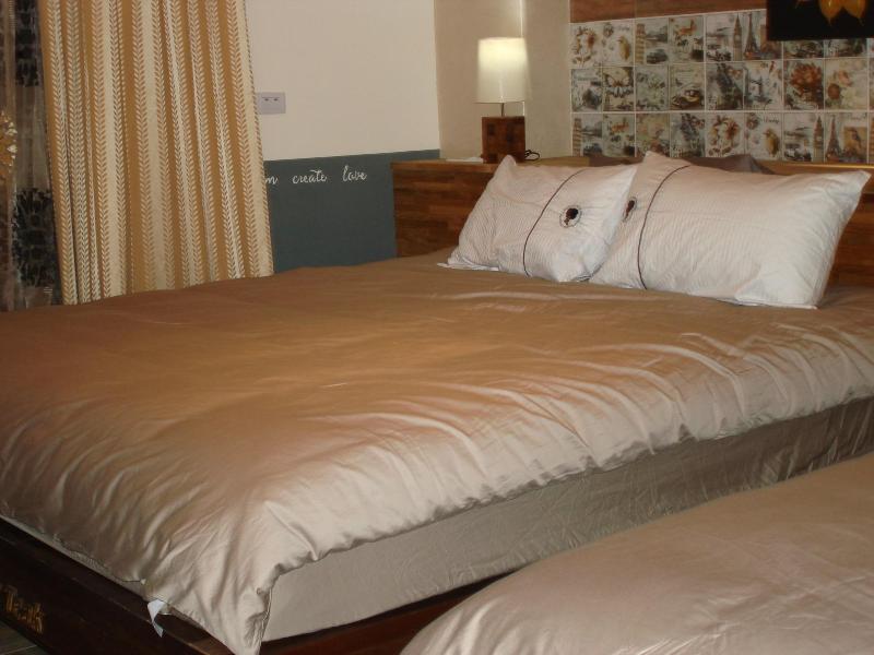 Home & Teak Homestay image
