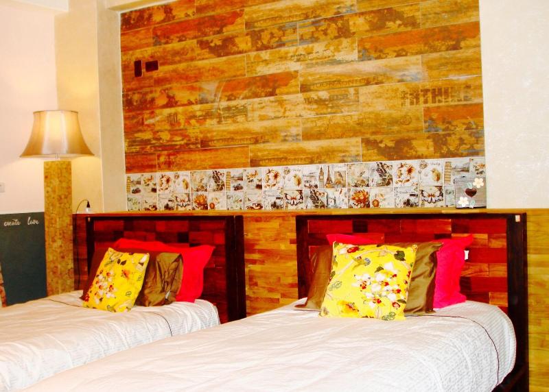 Home & Teak Homestay image