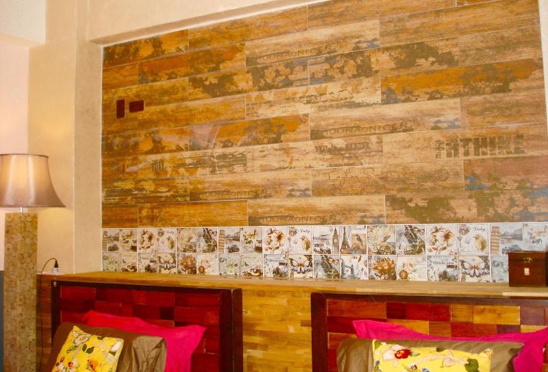 Home & Teak Homestay image