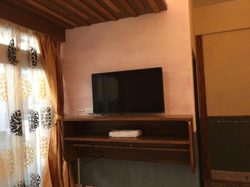 Home & Teak Homestay image