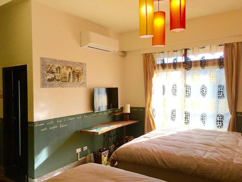 Home & Teak Homestay image