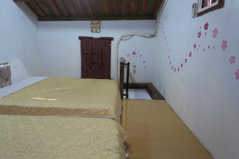 Shuitou Inn I image