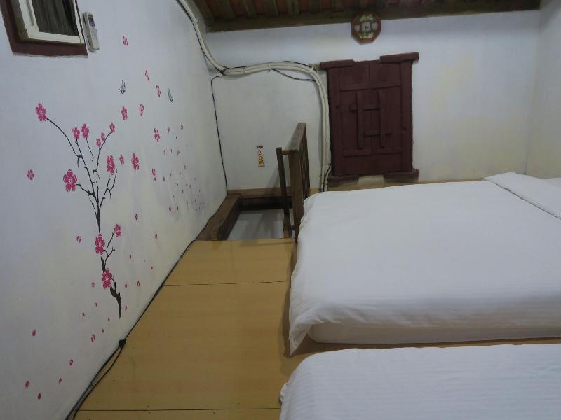 Shuitou Inn I image