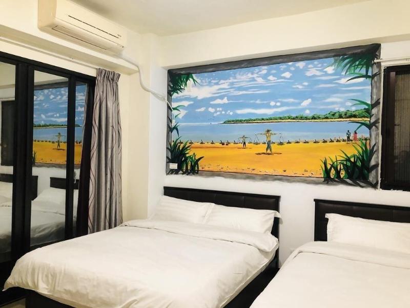 Gold Painting B&B image