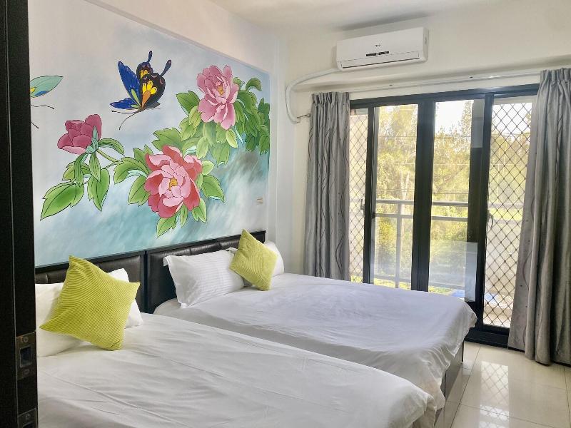 Gold Painting B&B image