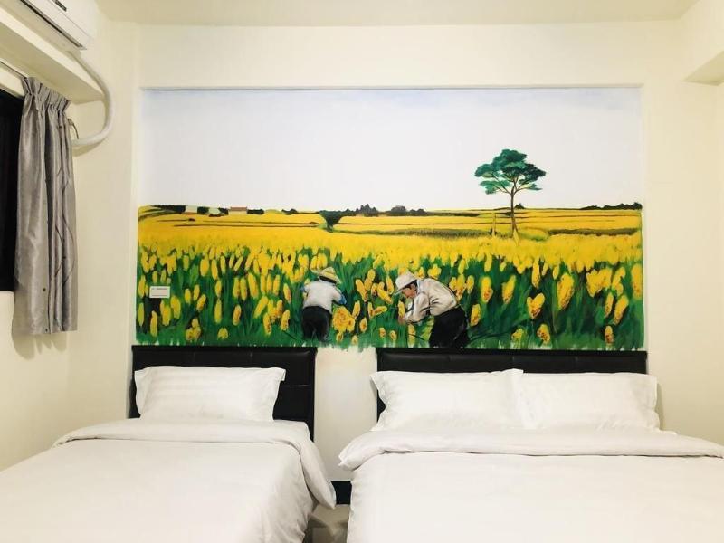 Gold Painting B&B image