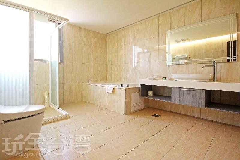 Ludao Hotel image