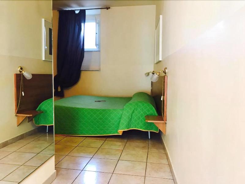 Room Economy image